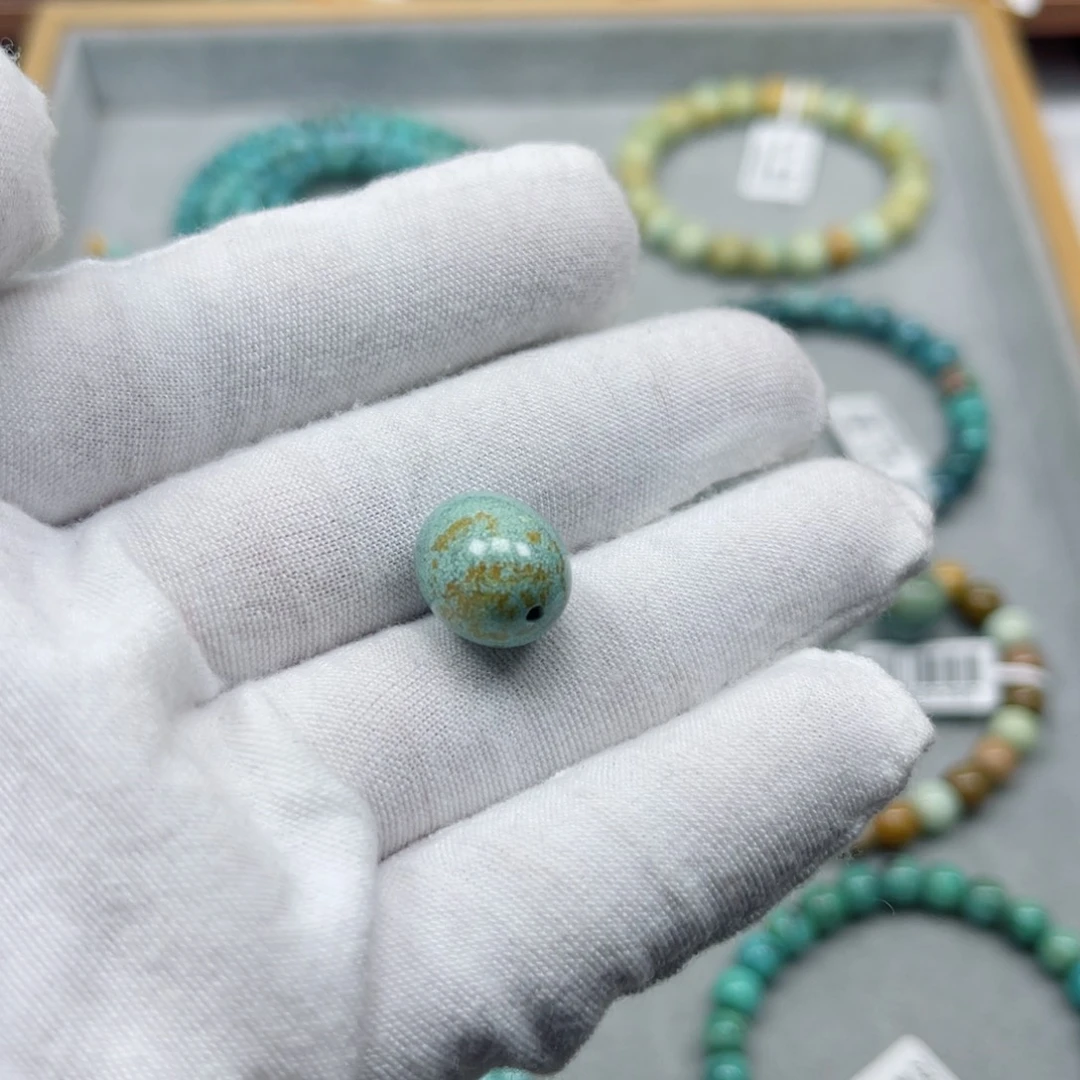 绿松石未镶嵌挂件