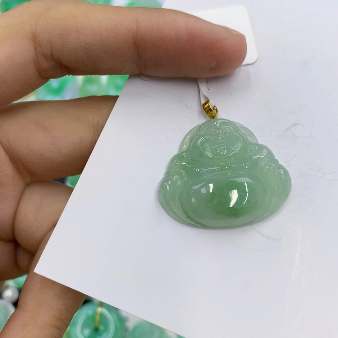 翡翠18K金镶嵌颈饰翡翠