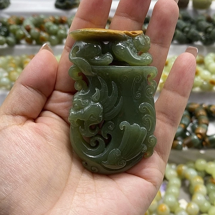 秋***语未镶嵌透闪石质玉挂件