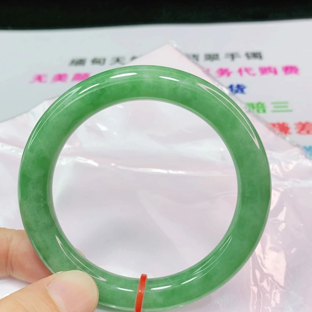 翡翠手镯未镶嵌5556圈口圆条