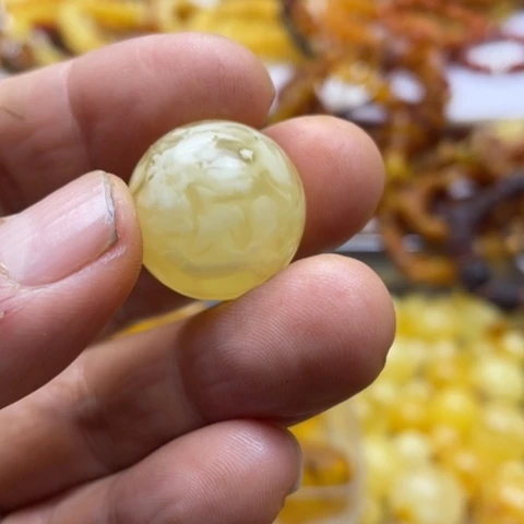 手串蜜蜡未镶嵌吊坠