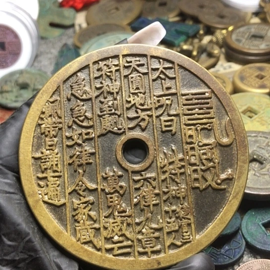 凉***风铜现代仿制工艺品