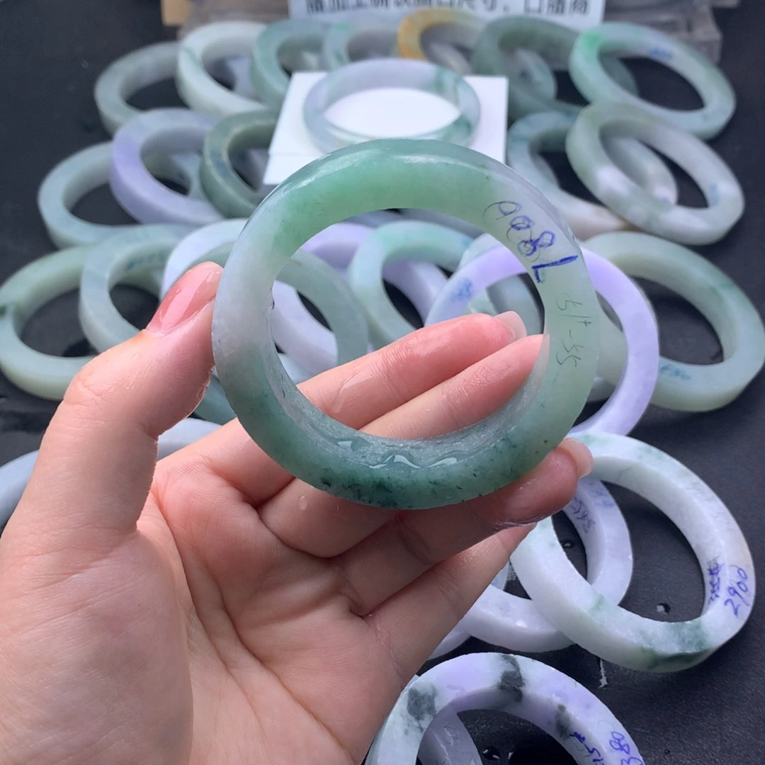 未镶嵌翡翠手镯定制翡翠