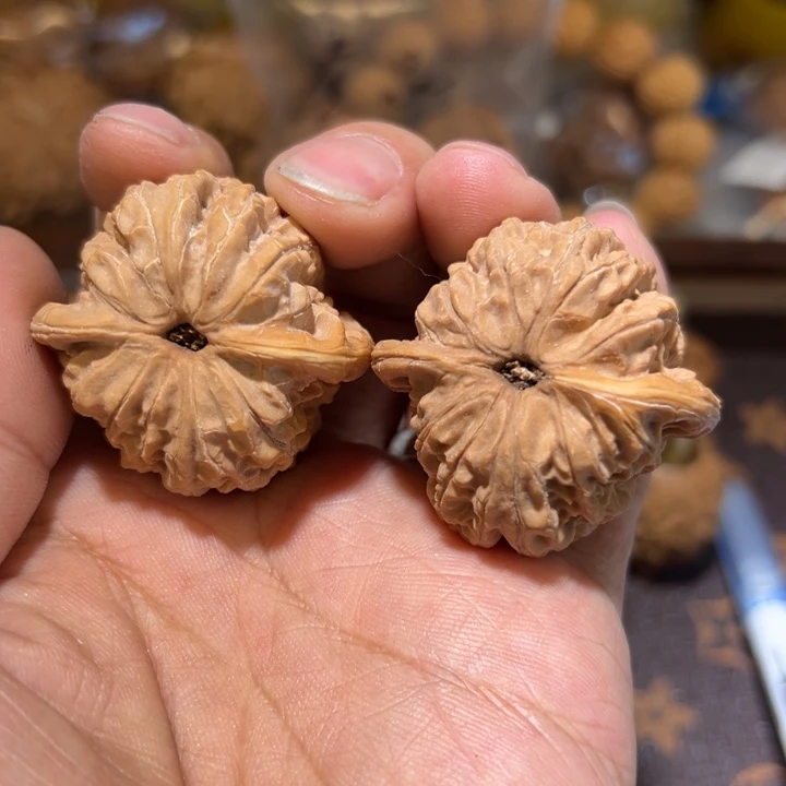 老***仔核桃精修血麒麟核桃