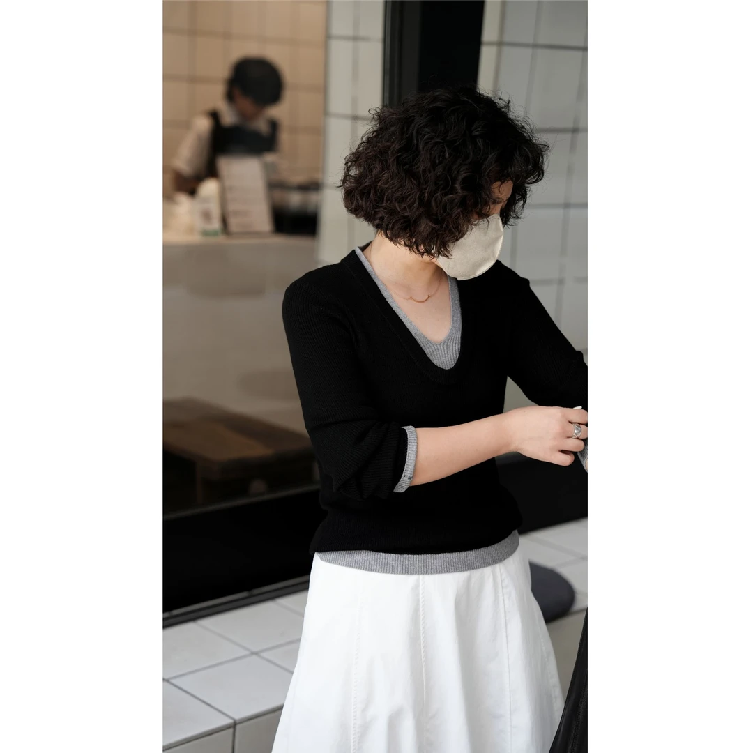 GRACE GARDEN【叠色衫！】V领修身撞色假两件针织衫ZZS5H0804