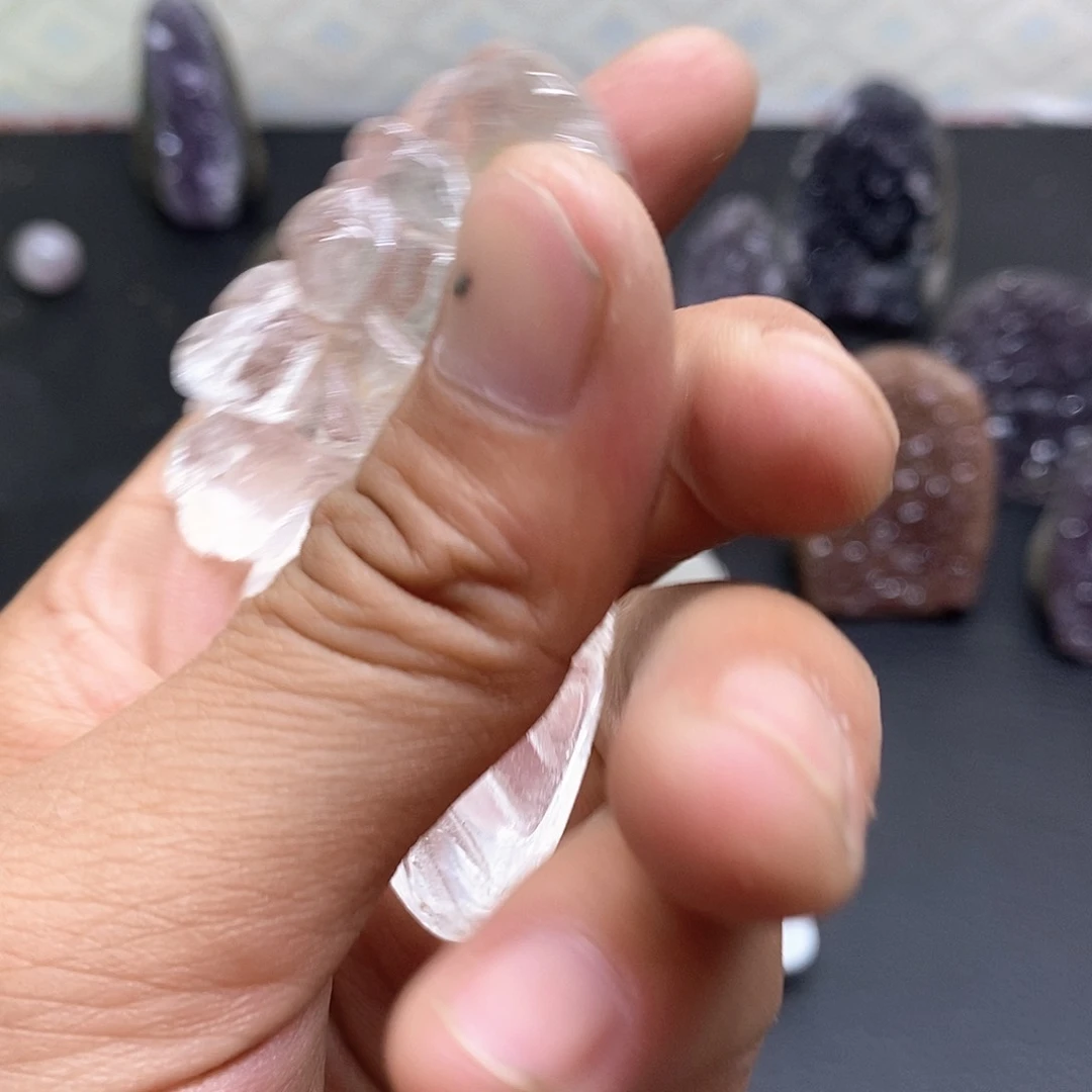 未镶嵌颈饰水晶239