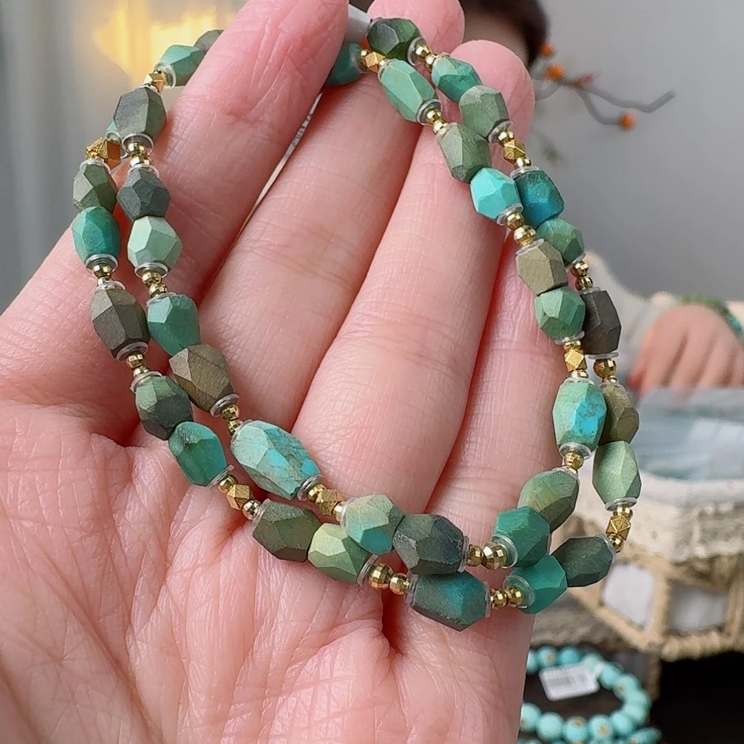 绿松石未镶嵌珠宝奇石