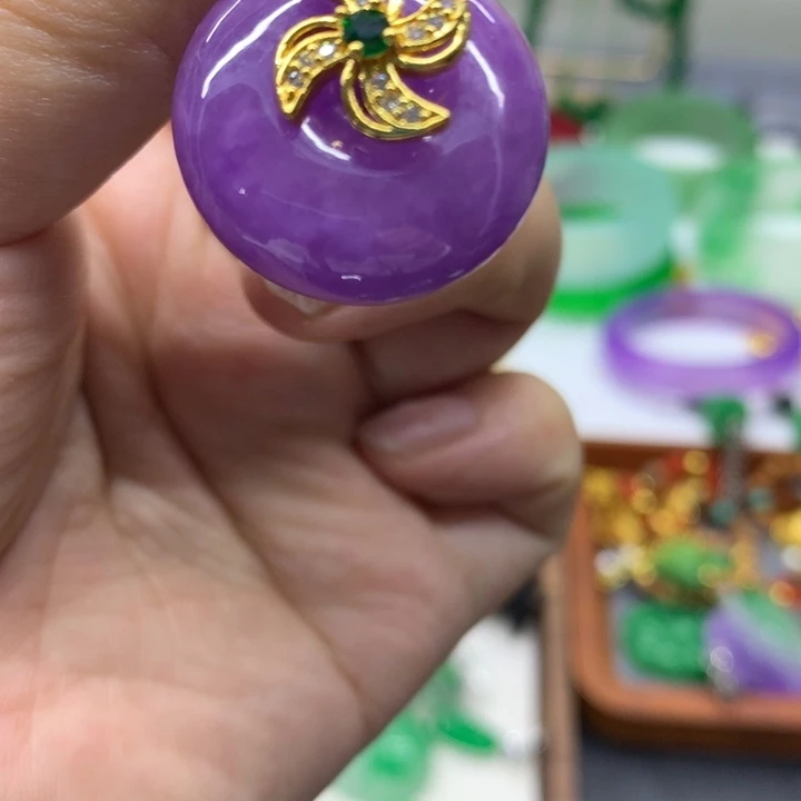 颈饰未镶嵌翡翠吊坠