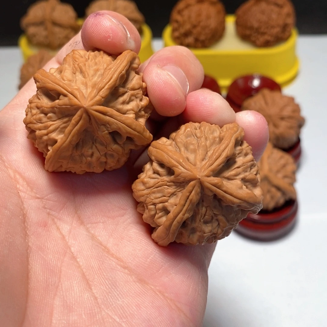 ζ***旧文玩核桃吊坠玉溪