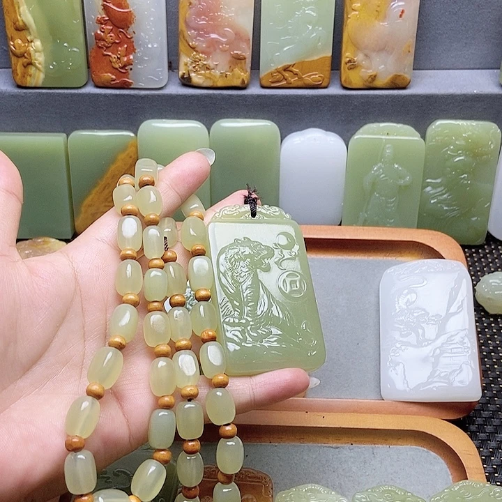 新疆昆仑山脉料虎