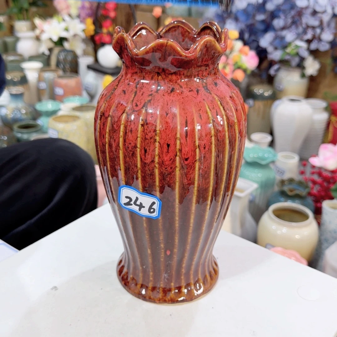 246号陶瓷高24厘米微瑕一个