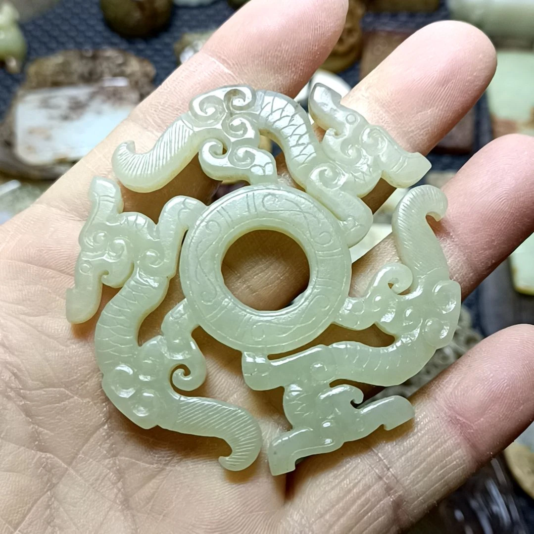 和田玉颈饰未镶嵌省*