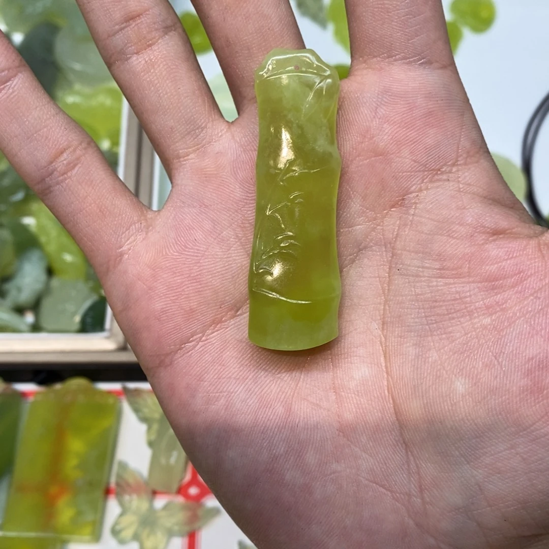 岫玉未镶嵌吊坠(不含链)