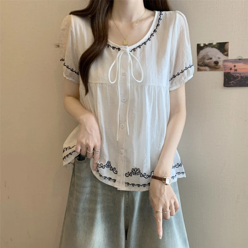 大码法式复古刺绣系带短袖衬衫女夏季微胖MM宽松显瘦百搭洋气上衣