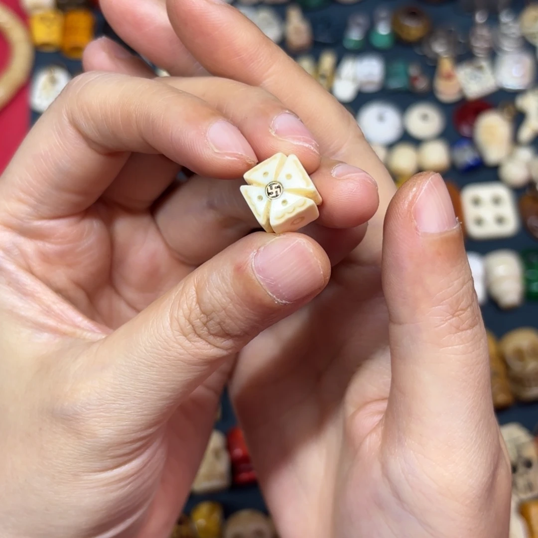 配饰等都可做一些点缀图案