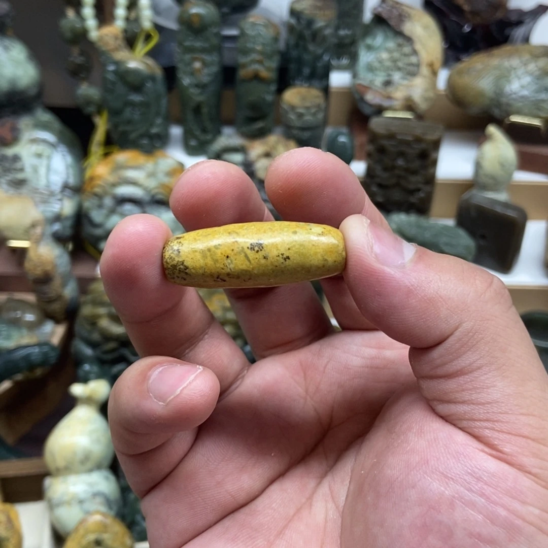 未镶嵌岫岩河磨玉（透闪石质玉）把件