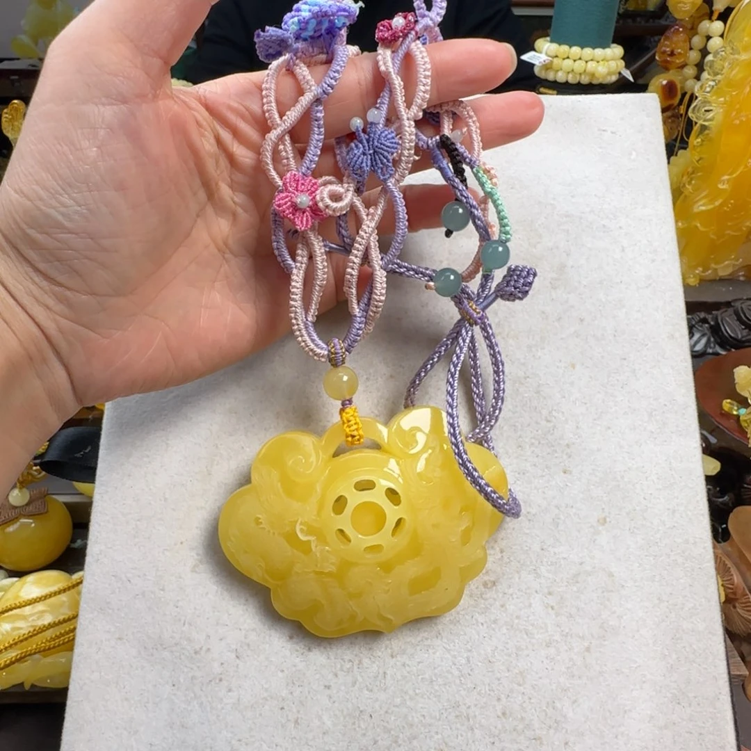 蜜蜡未镶嵌珠宝奇石