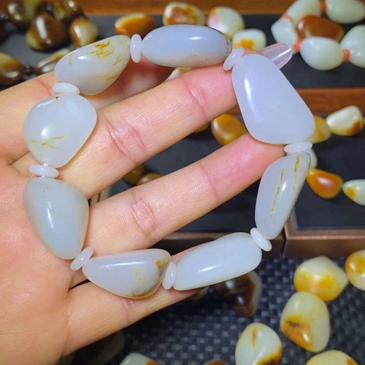 和田玉未镶嵌手串