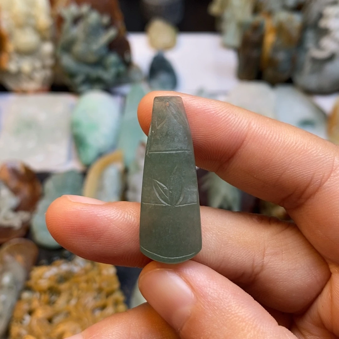 定制翡翠未镶嵌特色34