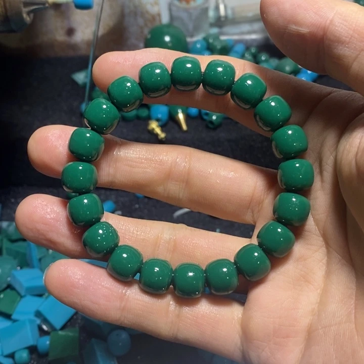 非金属老油绿11的老型手串一条