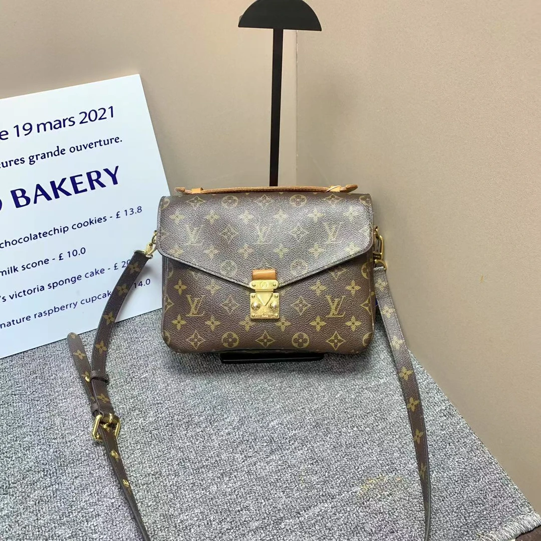 95新 LouisVuitton/路易威登 小怡中古/LV老花邮差斜挎包