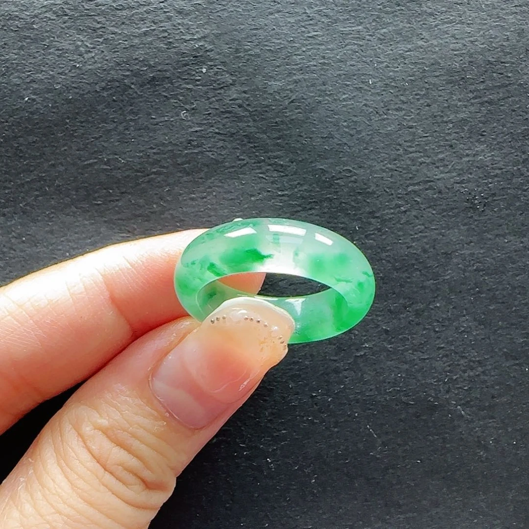 静***檀石英质玉（非洲翠）未镶嵌戒圈