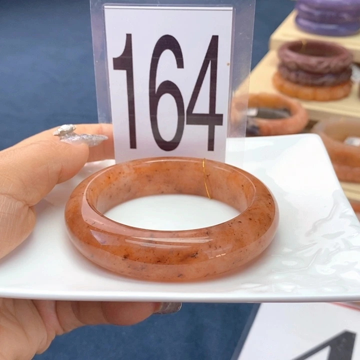 石英岩玉未镶嵌手镯