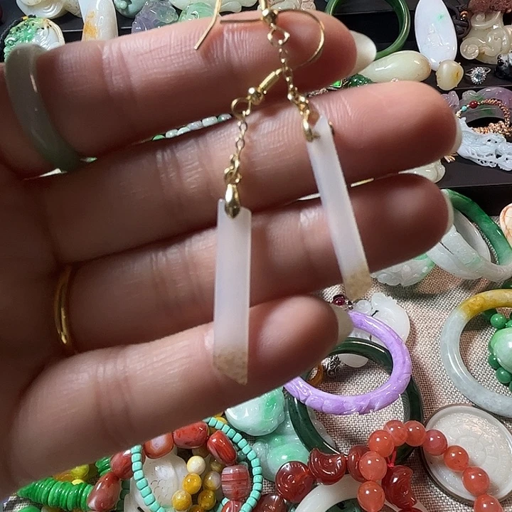 翡翠未镶嵌颈饰翡翠未镶嵌颈饰品