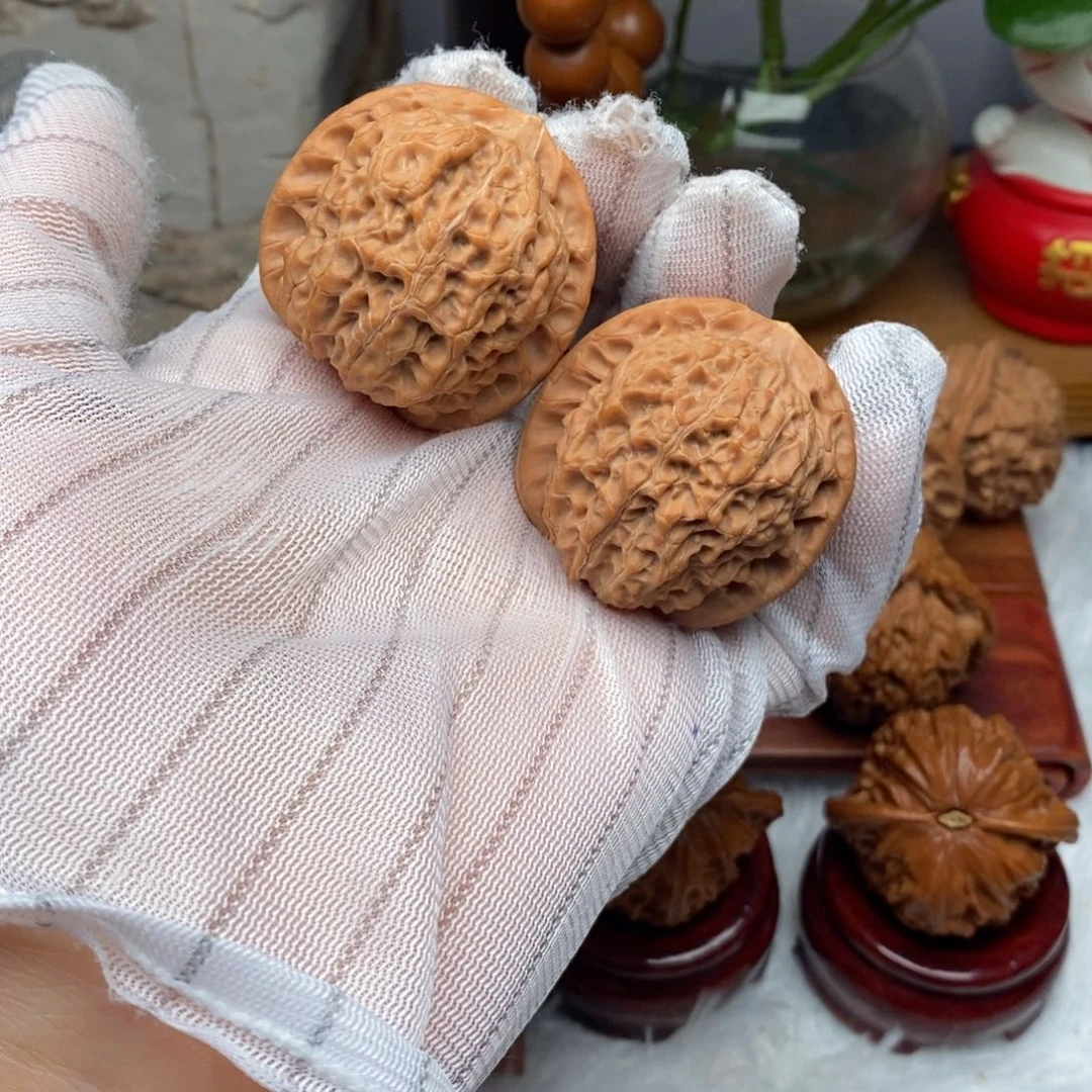 文玩核桃吊坠39尺寸血麒麟