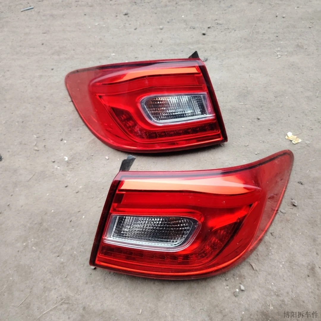 适配一汽奔腾B30后尾灯刹车灯倒车灯原防追尾灯