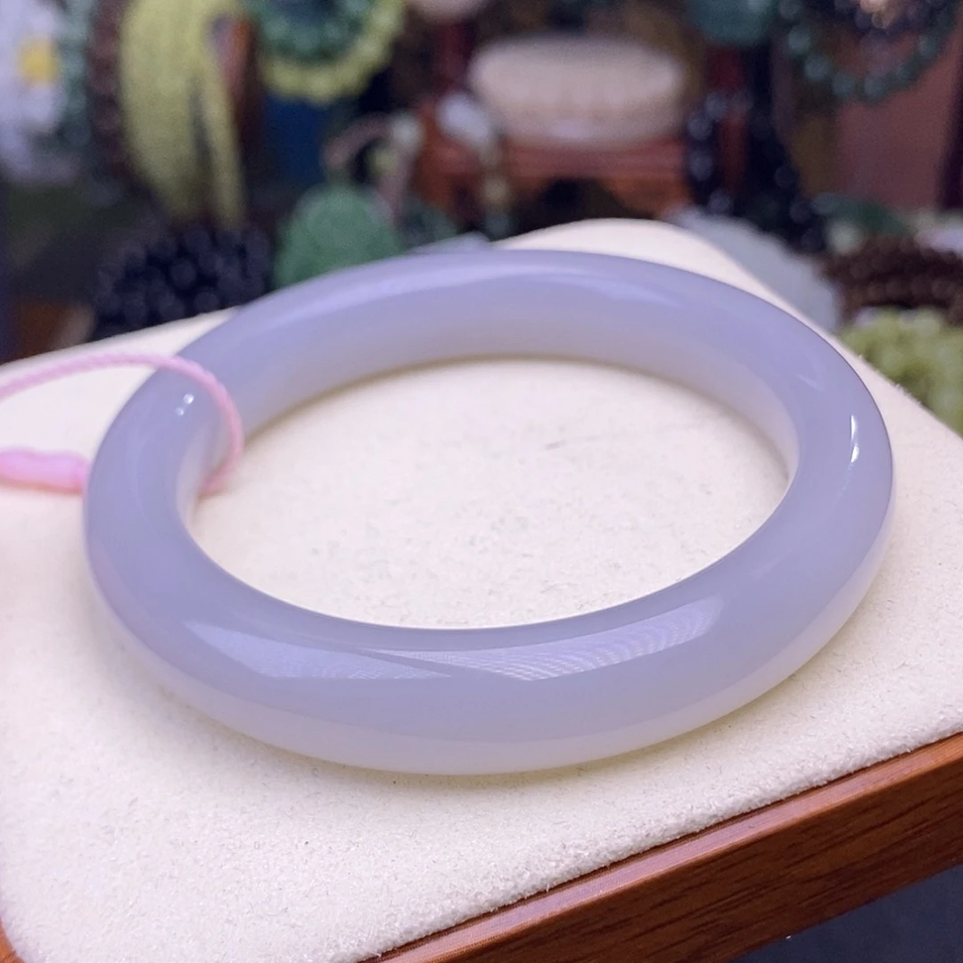 和田玉手镯未镶嵌56 孤品烟紫脂膏级手镯清货价