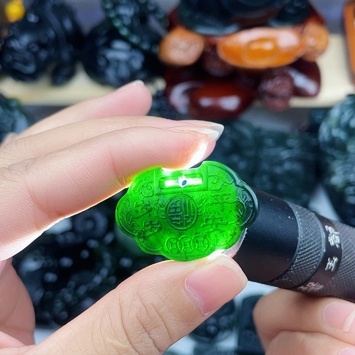 蛇纹石玉未镶嵌手串泰山玉宝宝锁