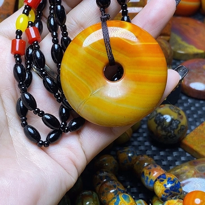 天***君玛瑙/玉髓未镶嵌颈饰