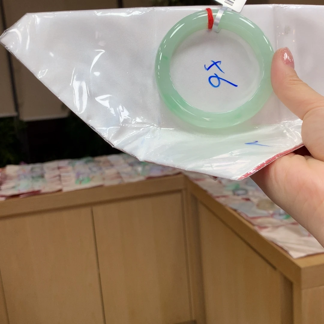 未镶嵌手镯翡翠不退不换