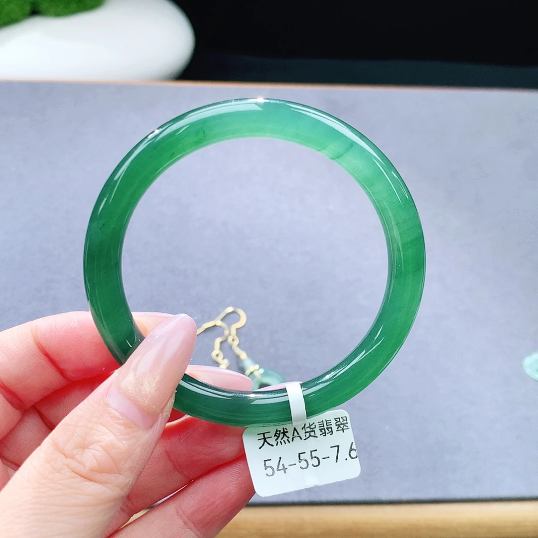 未镶嵌手镯（圆镯）翡翠