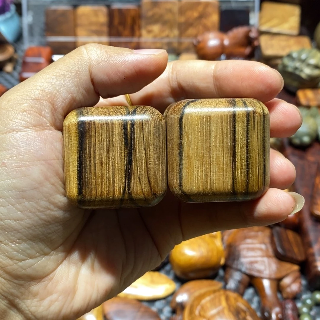 有***由木花奇楠木料两个