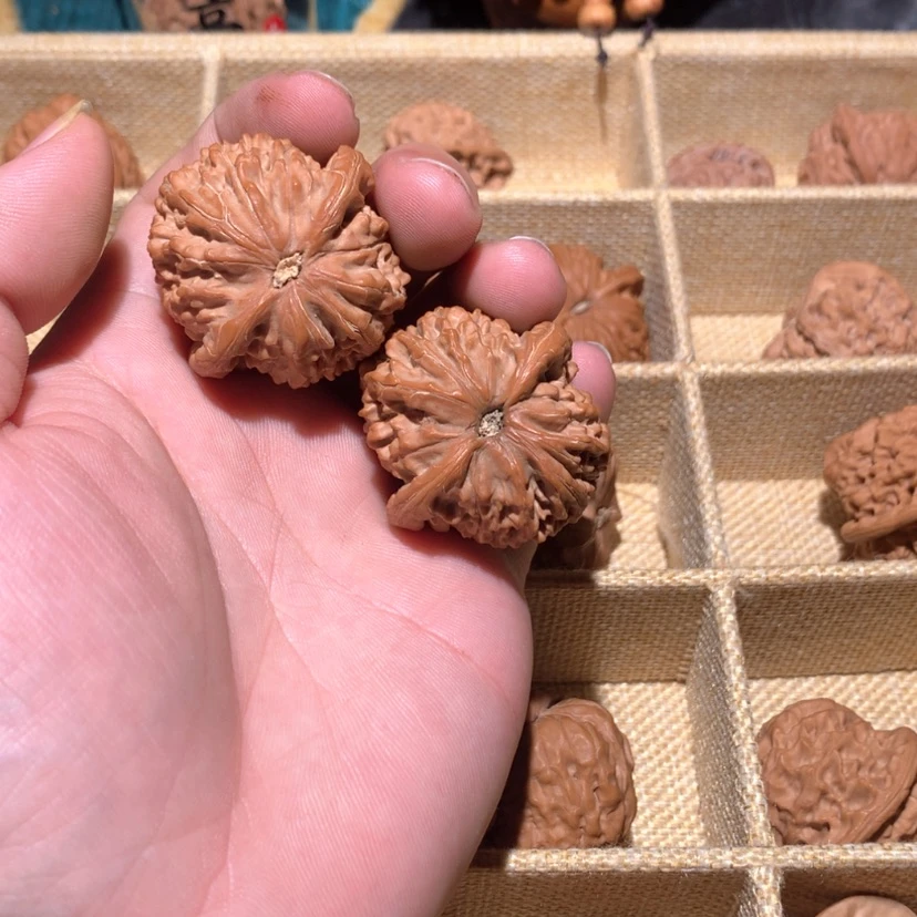 【闪购商品】文玩核桃把件喝***瘾金麒麟