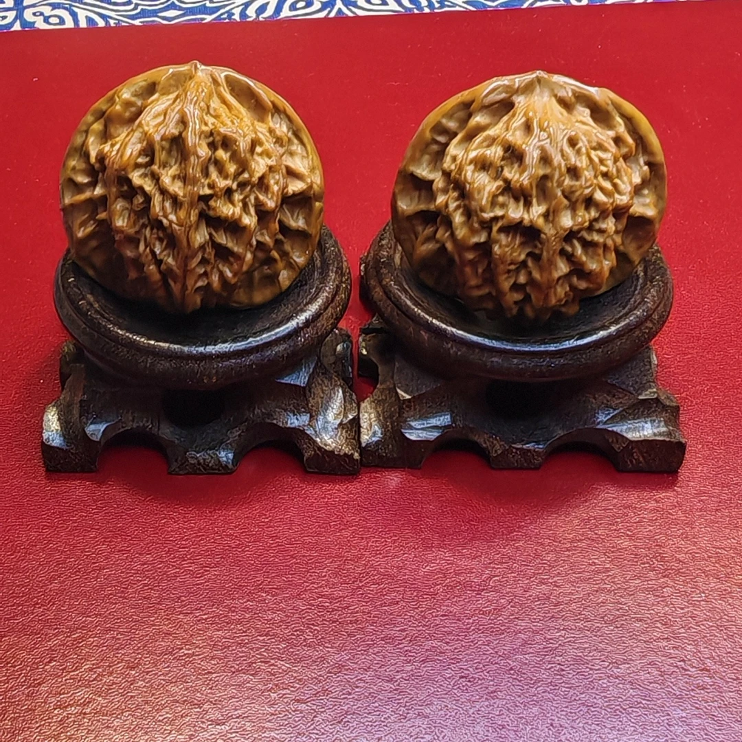 一图一物精配全品盘龙虎头文玩核桃手把件把玩