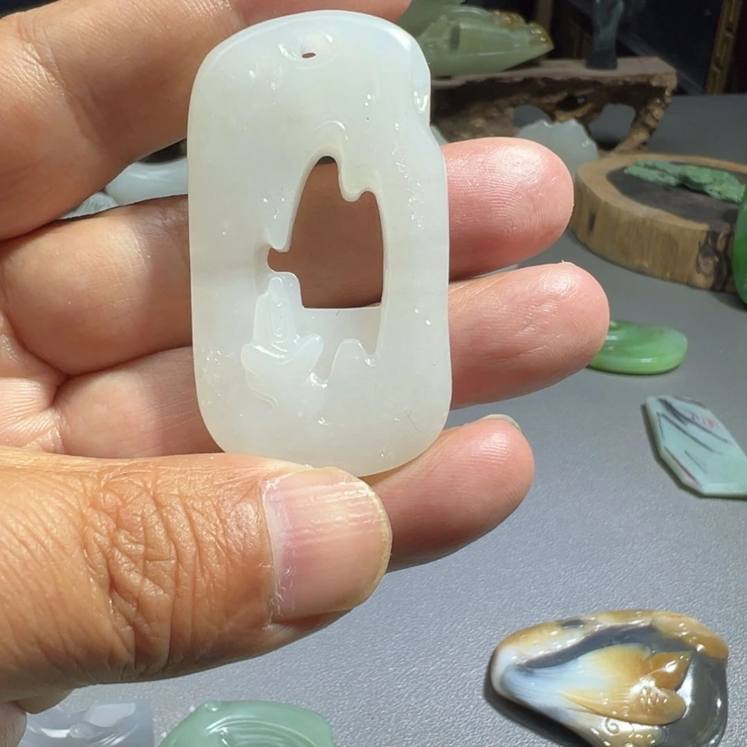 和田玉未镶嵌颈饰