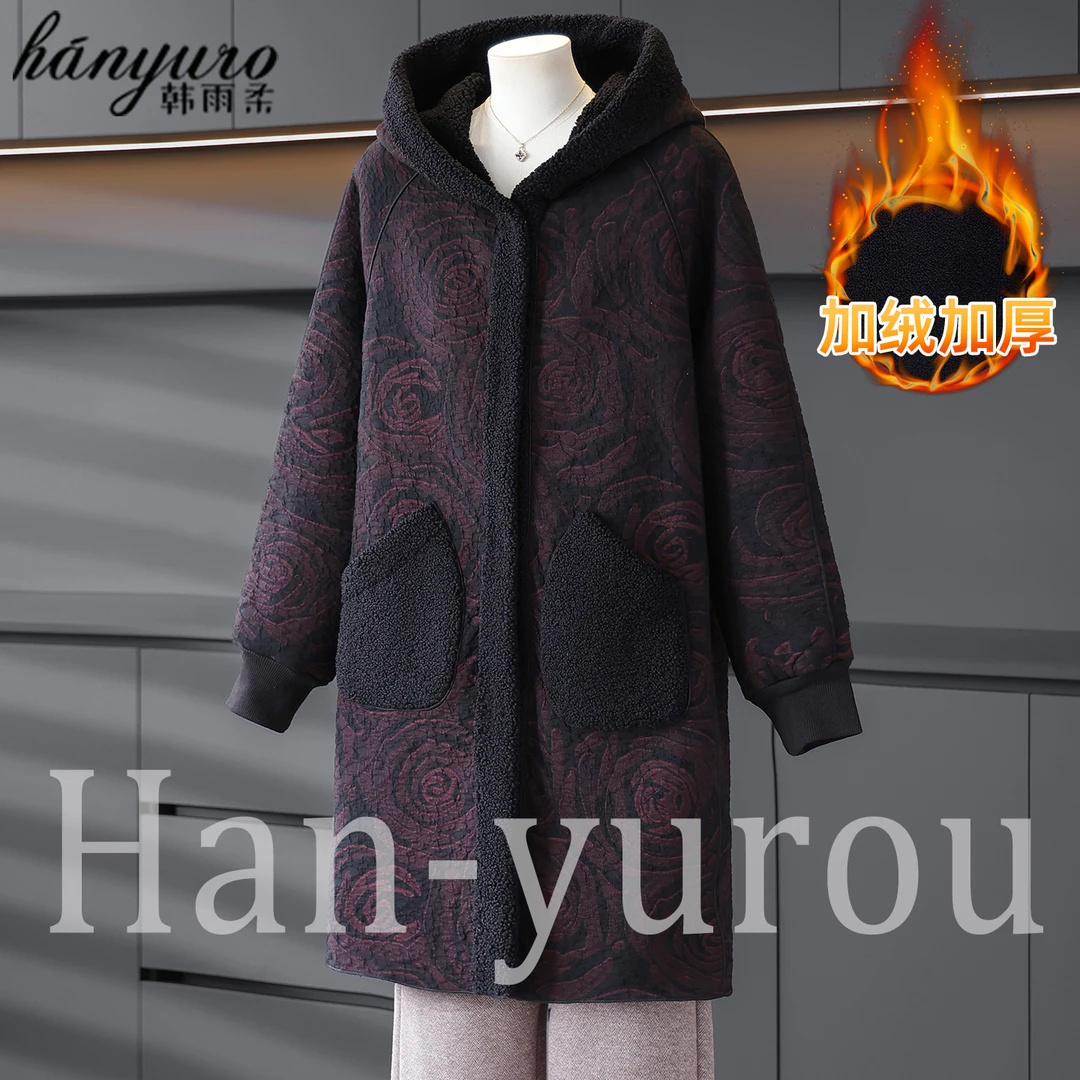 妈妈冬装外套2025新款中老年女秋冬加肥加大码洋气羊羔绒毛呢大衣