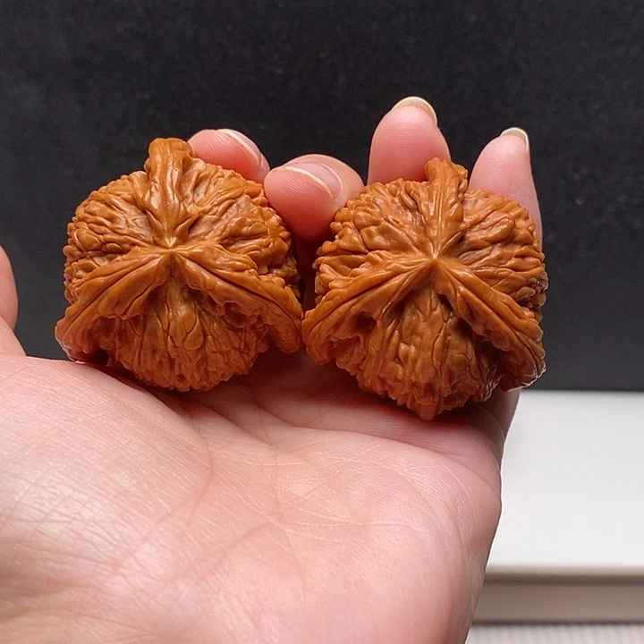 王***哥文玩核桃吊坠白奔