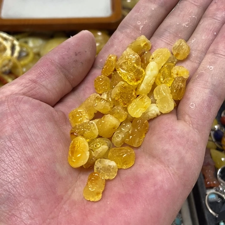 未镶嵌蜜蜡裸石多样性发货3个