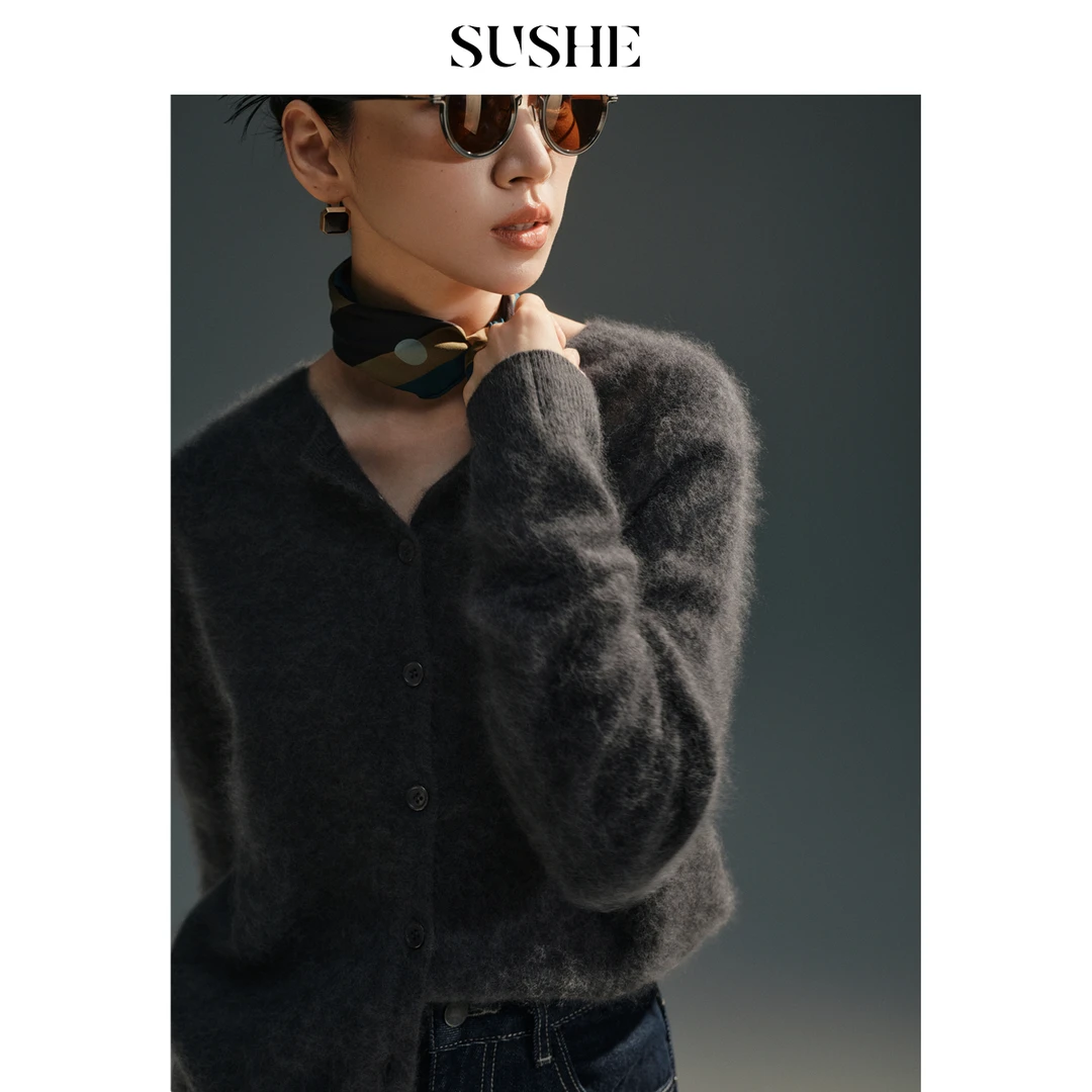 束皙SUSHE 彩绮 秋日多巴胺 绒感舒适百搭经典圆领叠搭针织开衫女