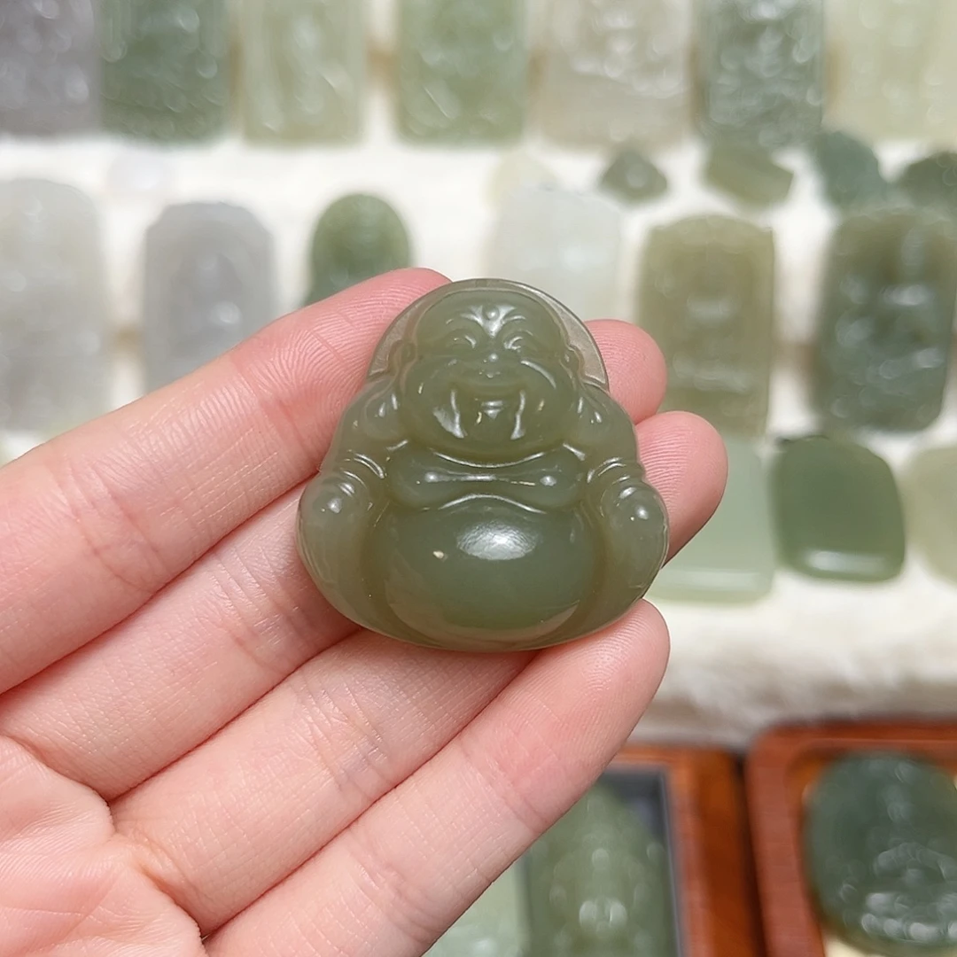 葛***蛋颈饰未镶嵌和田玉