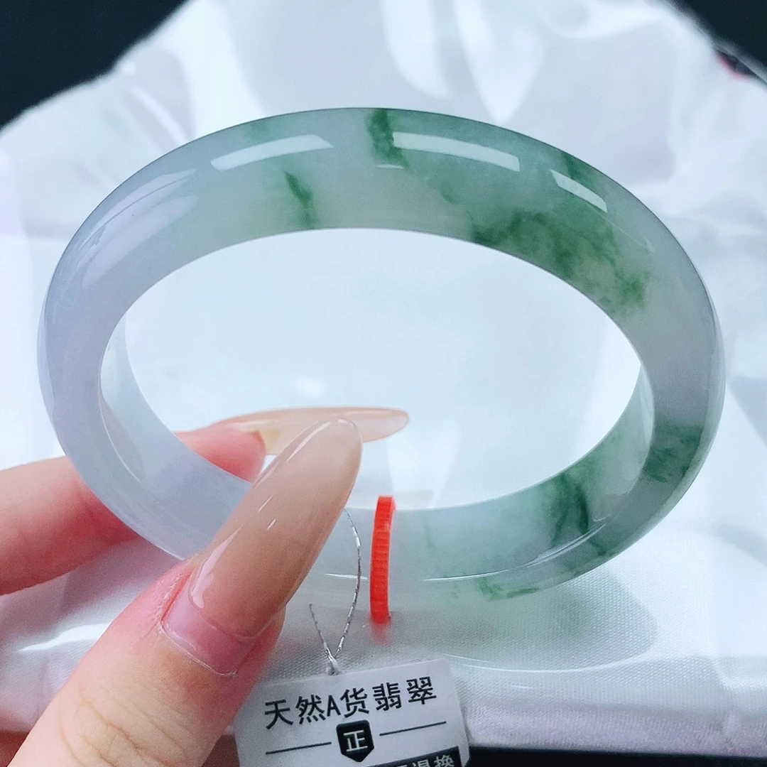 翡翠手镯未镶嵌54贵