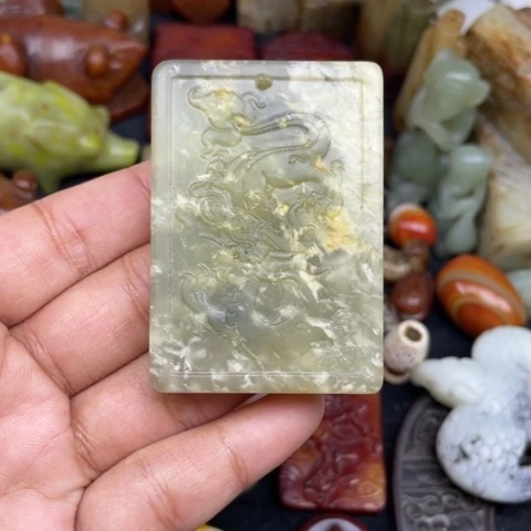 蛇纹石玉未镶嵌颈饰7