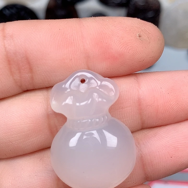 黑曜岩未镶嵌颈饰玉**主