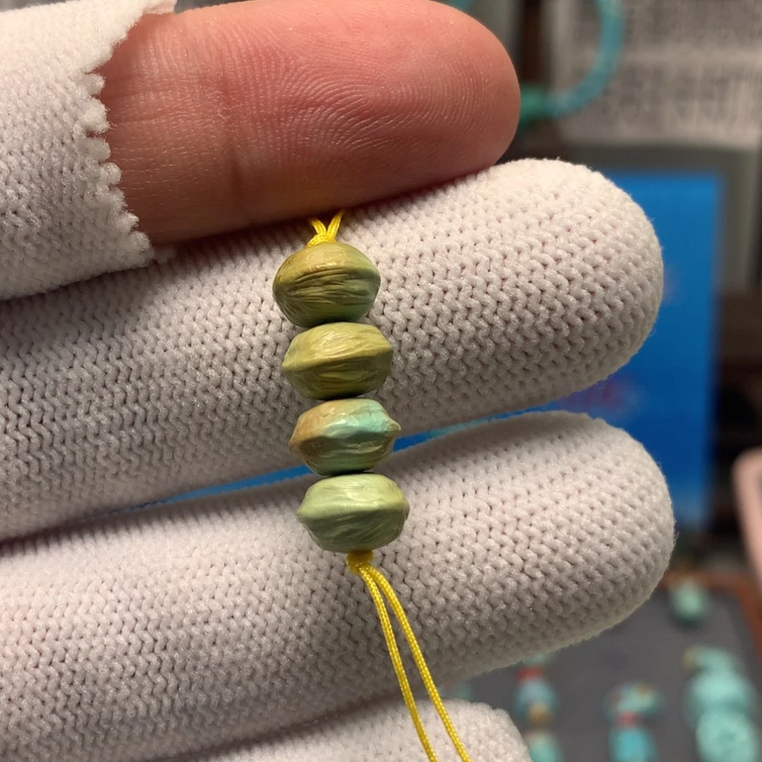 绿松石未镶嵌挂件