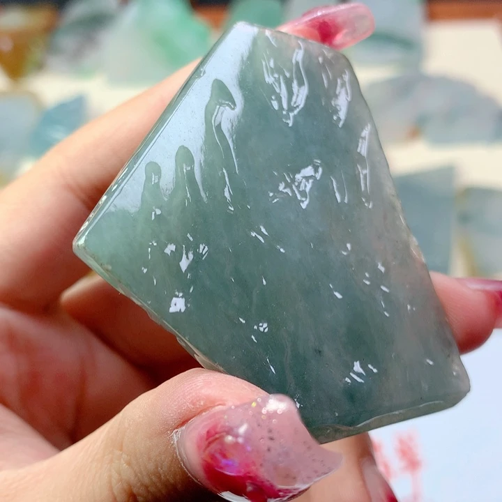 颈饰未镶嵌翡翠好