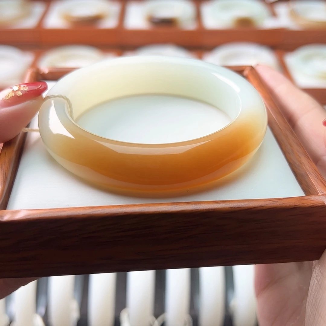 和田玉手镯未镶嵌59